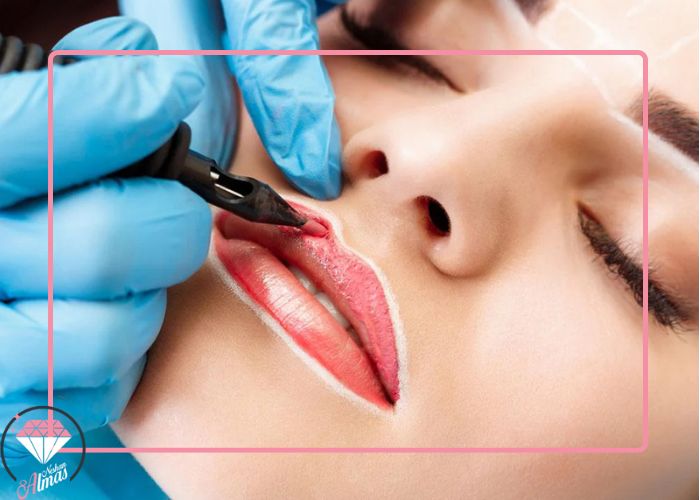 آموزش رژ لب دائم در سالن زیبایی الماس نشان 